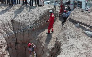 نجات فرد سقوط‌کرده در چاه در کاشان