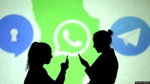 هجوم کاربران واتس‌اپ به سیگنال و تلگرام
