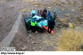 سقوط خودرو پراید به داخل دره در روستای خنب کاشان