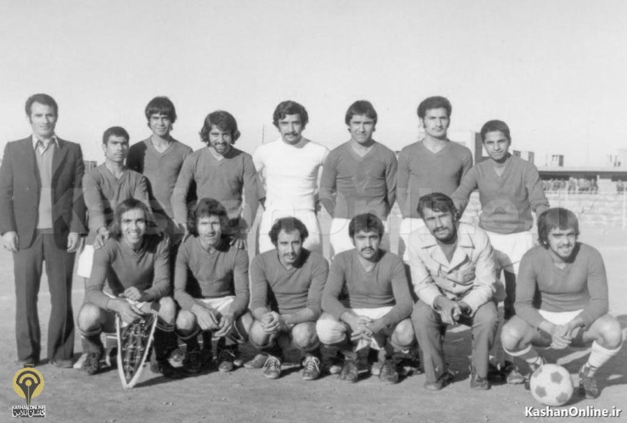 عکسی از تیم منتخب استقلال و امیرکبیر کاشان 54