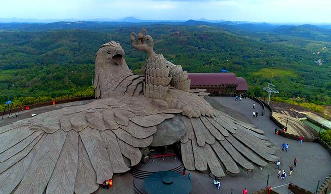مجسمه بزرگ عقاب رامایانا
