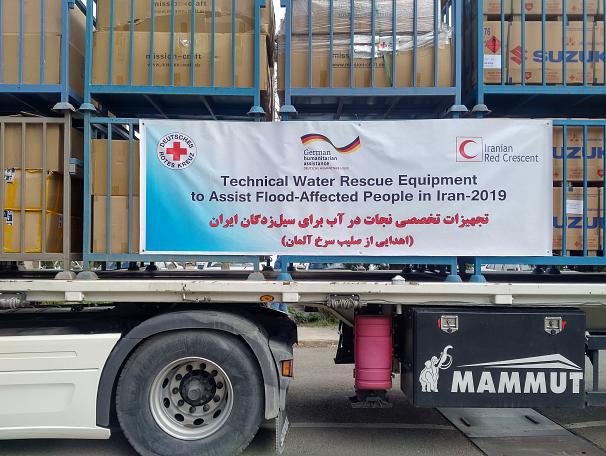 محموله کمک‌های صلیب سرخ آلمان به سیل‌زدگان ایران