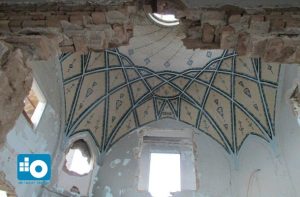 نمای سقف زیبای دفتر ارباب تفضلی در آستانه تخریب