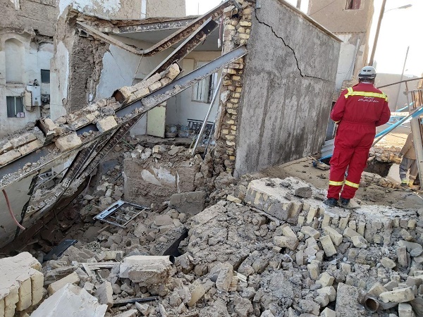 خراب‌شدن خانه‌ای در خیابان امیریه کاشان بر اثر ترکیدن شاه‌لوله آب