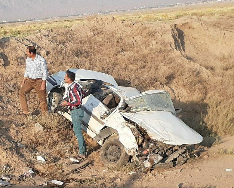 واژگونی خودرو پژو پارس در کاشان