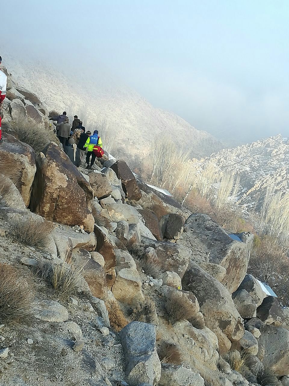 سقوط و مرگ بانوی ۵۵ ساله از ارتفاعات در روستای وش نطنز
